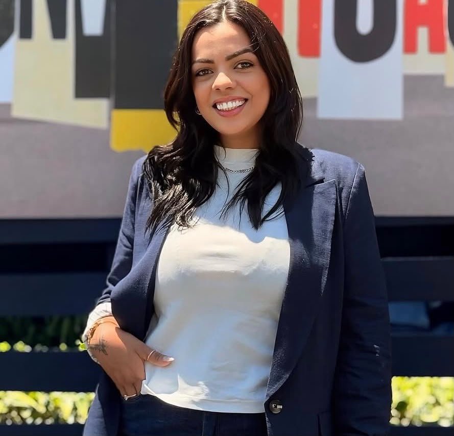 Angela Oliveira 