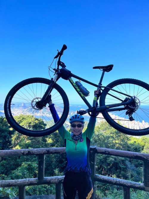 Que tal subir o Corcovado de bicicleta?   